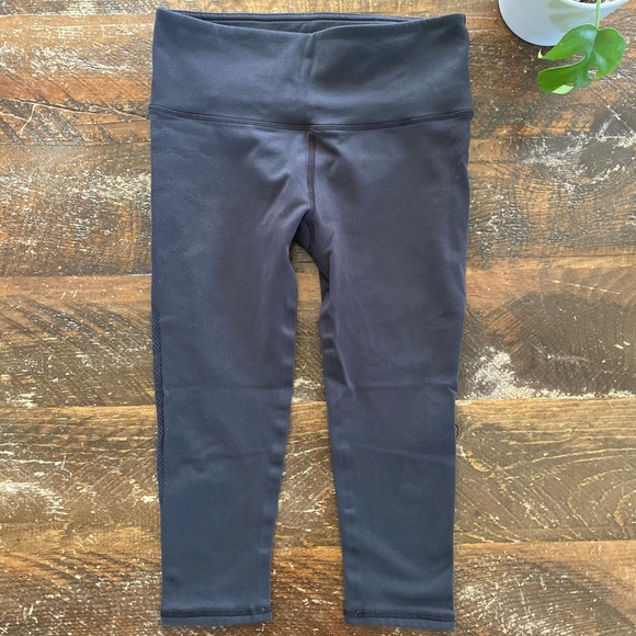 Lululemon Reveal Crop 15” 🍋 - Picture 2 of 5